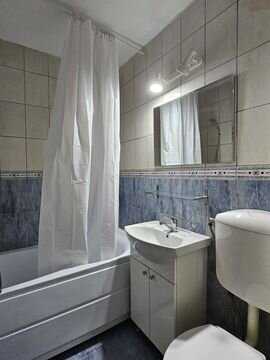 Drumul Taberei, 3 minute metrou Romancierilor.